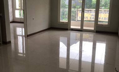 Rumah 2 lantai Taman Botanical PPS Suci Manyar Gresik