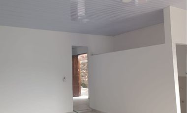 PORTUGAL DE PIEDRAS, SE VENDE CASA SOBRE LA VIA