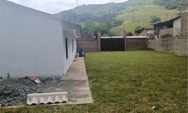 PORTUGAL DE PIEDRAS, SE VENDE CASA SOBRE LA VIA