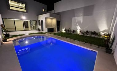 Casa con balcón, jardín y alberca privada, Repobladores, venta, Cozumel.