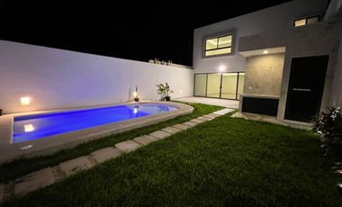 Casa con balcón, jardín y alberca privada, Repobladores, venta, Cozumel.