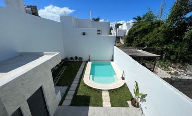 Casa con balcón, jardín y alberca privada, Repobladores, venta, Cozumel.