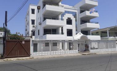**Apartamento en Renta cuatro dormitorios, Piscina y Garaje San Lorenzo Salinas Ecuador**