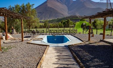 Hermoso terreno de 1,12 ha, con casa amoblada y orilla de río, Valle del Elqui. $245 millones