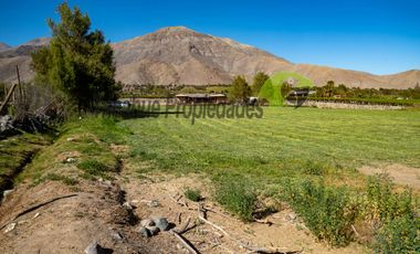 Hermoso terreno de 1,12 ha, con casa amoblada y orilla de río, Valle del Elqui. $245 millones