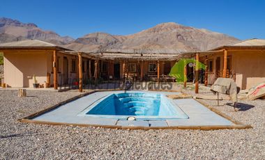 Hermoso terreno de 1,12 ha, con casa amoblada y orilla de río, Valle del Elqui. $245 millones