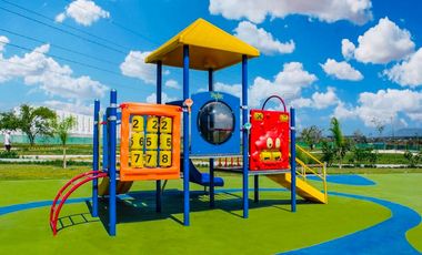 CASA EN VENTA EN FRACCIONAMIENTO A 15 MIN. DE CUERNAVACA, MORELOS. ALBERCAS, MULTI CANCHAS Y PET PARK.