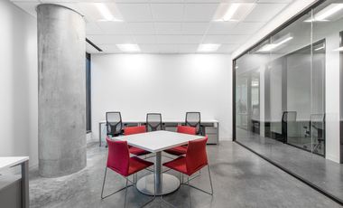 Encuentra una oficina en Bogotá, Spaces Nogal para 5 personas lista para empezar a trabajar