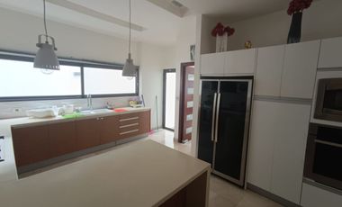 Isla Mocoli, Renta de Hermosa Casa con Piscina