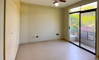 VENDO LINDO DEPARTAMENTO EN LA AV. FORTUNATO CHIRICHIGNO (POR EL GOBIERNO REGIONAL PIURA)