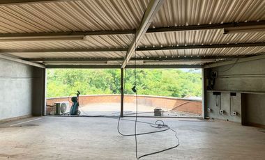 PR18880 Bodega en venta en el sector Villa Carlota, El Poblado, Medellin