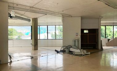 PR18880 Bodega en venta en el sector Villa Carlota, El Poblado, Medellin