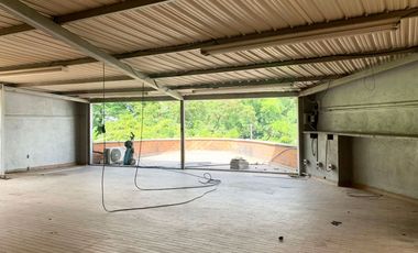 PR18880 Bodega en venta en el sector Villa Carlota, El Poblado, Medellin