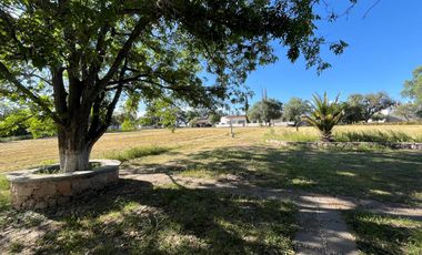 VENDO RANCHO 5.5 HECTAREAS CARRETERA SAN MIGUEL A DOLORES, CON CASAS, CABALLERIZAS, POZO, PEGADAS AL RIO LAJA Y CARRETERA DEL LADO DE DOLORES, HIDALGO