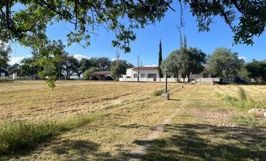 VENDO RANCHO 5.5 HECTAREAS CARRETERA SAN MIGUEL A DOLORES, CON CASAS, CABALLERIZAS, POZO, PEGADAS AL RIO LAJA Y CARRETERA DEL LADO DE DOLORES, HIDALGO