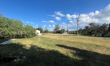 VENDO RANCHO 5.5 HECTAREAS CARRETERA SAN MIGUEL A DOLORES, CON CASAS, CABALLERIZAS, POZO, PEGADAS AL RIO LAJA Y CARRETERA DEL LADO DE DOLORES, HIDALGO