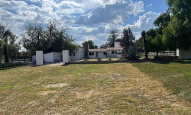 VENDO RANCHO 5.5 HECTAREAS CARRETERA SAN MIGUEL A DOLORES, CON CASAS, CABALLERIZAS, POZO, PEGADAS AL RIO LAJA Y CARRETERA DEL LADO DE DOLORES, HIDALGO