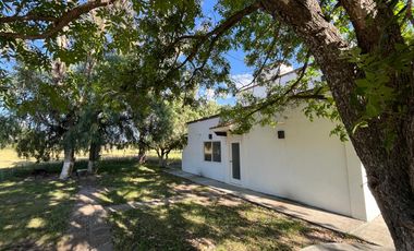 VENDO RANCHO 5.5 HECTAREAS CARRETERA SAN MIGUEL A DOLORES, CON CASAS, CABALLERIZAS, POZO, PEGADAS AL RIO LAJA Y CARRETERA DEL LADO DE DOLORES, HIDALGO