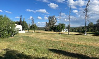 VENDO RANCHO 5.5 HECTAREAS CARRETERA SAN MIGUEL A DOLORES, CON CASAS, CABALLERIZAS, POZO, PEGADAS AL RIO LAJA Y CARRETERA DEL LADO DE DOLORES, HIDALGO
