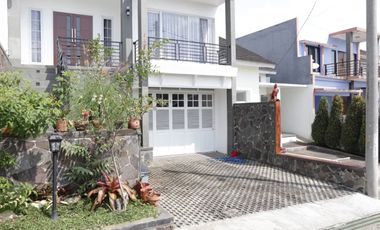 Rumah 2 Lantai Siap Huni di Lembang Bandung