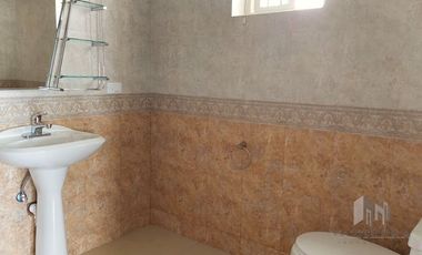 VENTA DE AMPLIA CASA EN RINCON DE LAS LOMAS