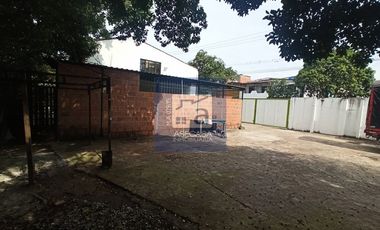 COD. 9266 SE ARRIENDA CASA CAMPESTRE CON OFICINA Y BODEGAS PROVENZA