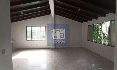 COD. 9266 SE ARRIENDA CASA CAMPESTRE CON OFICINA Y BODEGAS PROVENZA