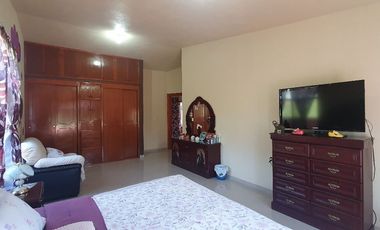 Casa COLINA II amueblada, de gran tamaño, muy cerca del pueblo bonitas vistas y conetada con la naturaleza en Ixtapan de la Sal EDOMEX