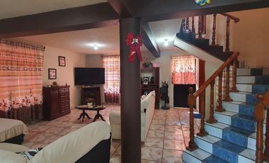 Casa COLINA II amueblada, de gran tamaño, muy cerca del pueblo bonitas vistas y conetada con la naturaleza en Ixtapan de la Sal EDOMEX