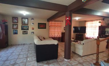 Casa COLINA II amueblada, de gran tamaño, muy cerca del pueblo bonitas vistas y conetada con la naturaleza en Ixtapan de la Sal EDOMEX