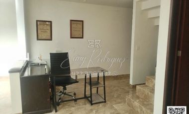 CASA EN VENTA EN LOMAS DEL REFUGIO, LEÓN, GTO; EXCELENTE PRECIO, FRENTE A LA ANTORCHA