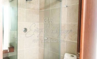 CASA EN VENTA EN LOMAS DEL REFUGIO, LEÓN, GTO; EXCELENTE PRECIO, FRENTE A LA ANTORCHA
