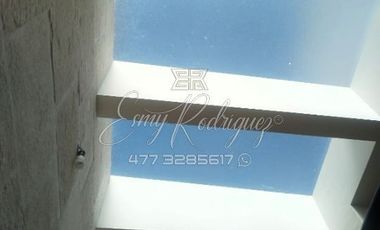CASA EN VENTA EN LOMAS DEL REFUGIO, LEÓN, GTO; EXCELENTE PRECIO, FRENTE A LA ANTORCHA