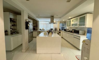 4 Storey House & Lot in White Plains Subdivision, Quezon City