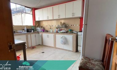 Venta de Casa sector redondel de Ajaví