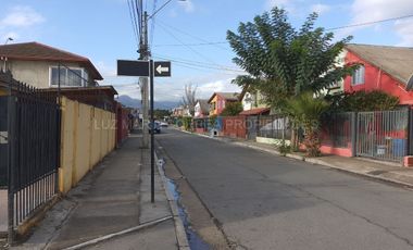 No pareada, 3 estacionamientos, muy amplia, La Calera