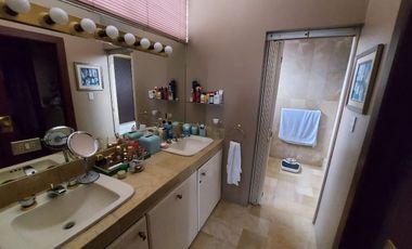 Samborondon, Venta de linda casa 4 dormitorios con piscina