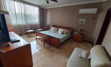 Samborondon, Venta de linda casa 4 dormitorios con piscina