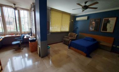 Samborondon, Venta de linda casa 4 dormitorios con piscina