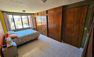 CASA EN VENTA EN METEPECSE VENDE ESPACIOSA CASA EN LA COLONIA JIMENEZ GALLARDO A PIE DE CALLE. RODEADA DE TODOS LOS SERVICIOS: A UNOS PASOS DEL ISSSTE