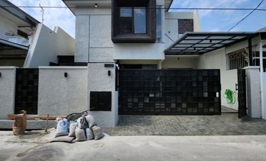 Rumah baru full furnished di Komplek Duren sawit Jakarta Timur