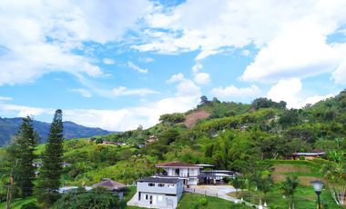 SALÓN DE EVENTOS, ALQUILER FINCA EN PEREIRA, EJE CAFETERO, GRANDES GRUPOS
