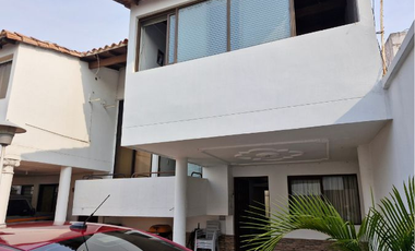 EN VENTA CASA EN CONJUNTO CERRADO AVENIDA LIBERTADORES