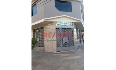 Alquiler De Local Comercial En Esquina Av. Santa Rosa