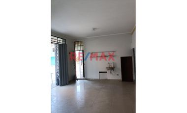 Alquiler De Local Comercial En Esquina Av. Santa Rosa