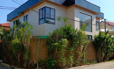 4 Specious Bedrooms House For Rent / Homes Office Staff House For Rent Mabolo Cebu City 3 Car Parking Near Sarosa Hotel