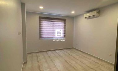ALQUILER CASA URB. PRIVADA