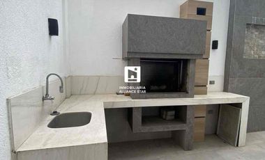 ALQUILER CASA URB. PRIVADA