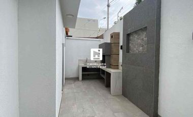 ALQUILER CASA URB. PRIVADA