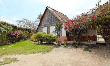 Propiedad en Pachacamac: Nave Industrial con Área Agroindustrial y 3 Casas